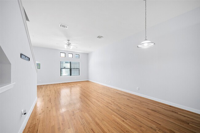 Building Photo - 2710 Hullsmith Dr