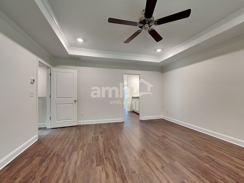 Building Photo - 633 Rivermist Dr