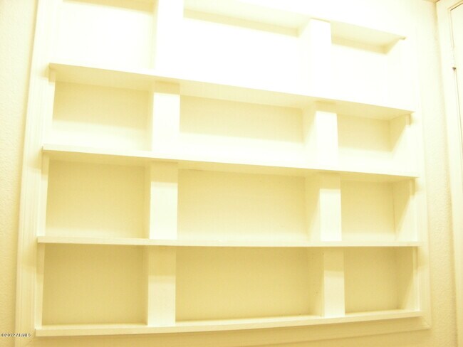 Building Photo - 6725 W Brown St