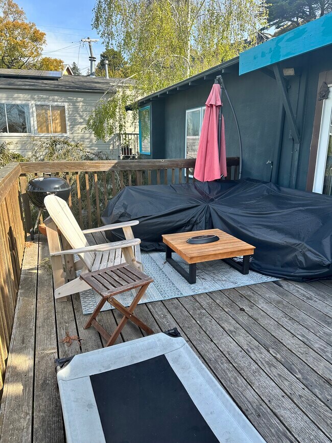 Building Photo - 890 Cragmont Ave