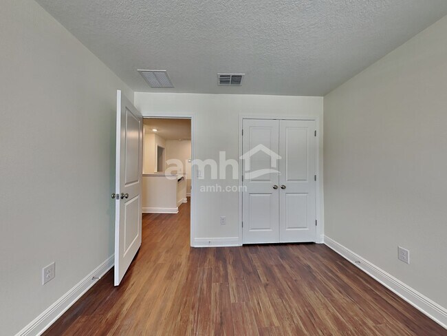 Building Photo - 27280 St Andrews Ave