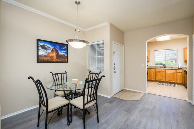 Building Photo - 5335 E Shea Blvd