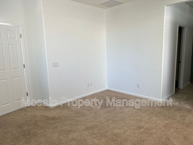 Building Photo - 3731 Aspen Ave
