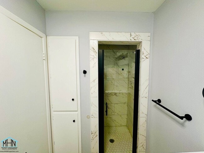 Building Photo - Welcome to Your Dream Home in Thunderbird ...