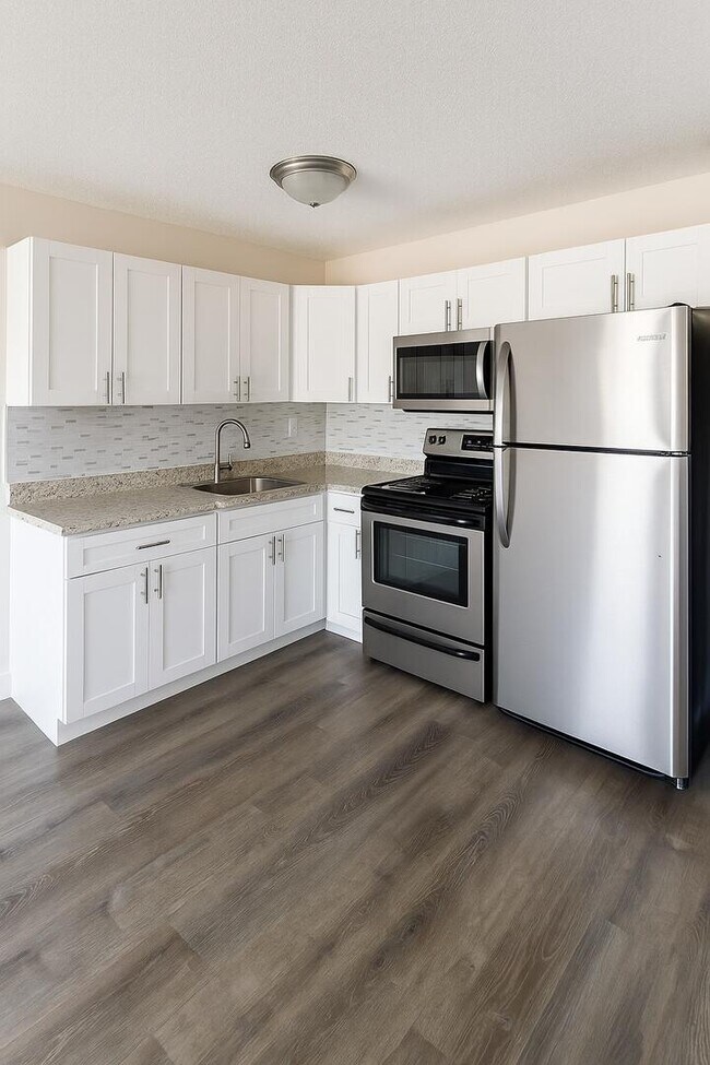 Building Photo - 2724 Vandiver Dr