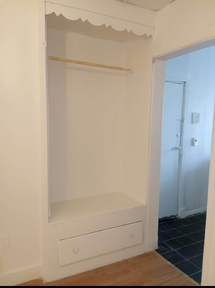 Building Photo - 422 St Pauls Ave