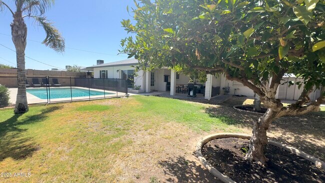 Building Photo - 6708 E Monte Vista Rd