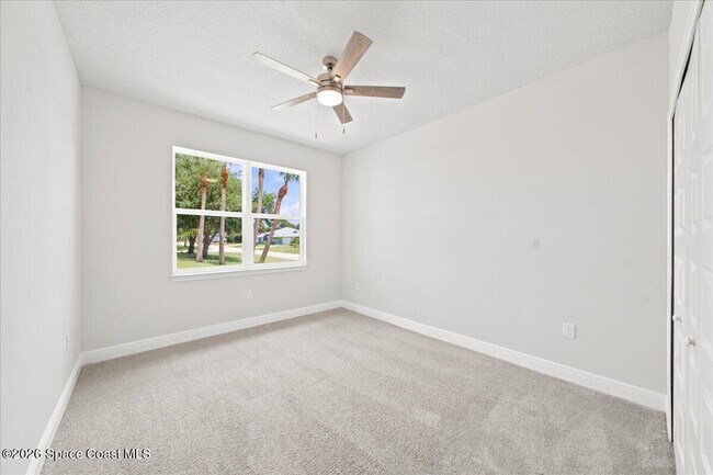 Building Photo - 407 Cellini Ave NE