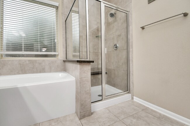 Building Photo - 1539 Giles Dr