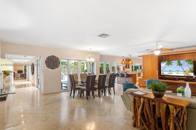 Building Photo - 4101 Bayview Dr