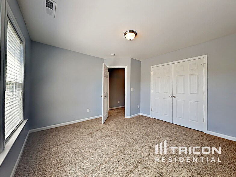 Building Photo - 139 Collenton Ln