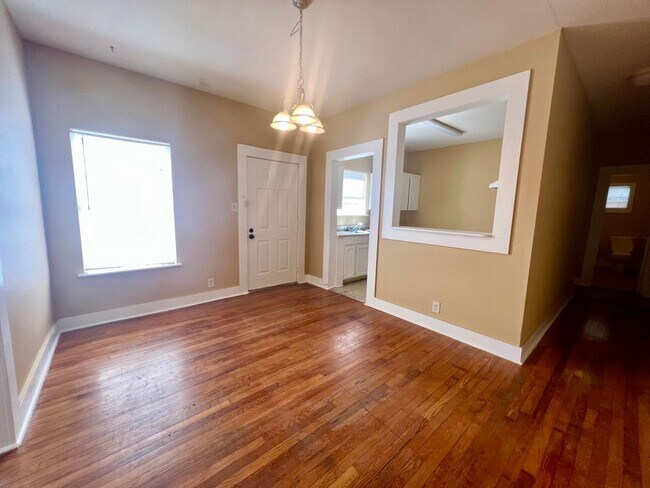 Building Photo - Charming Highland Park Duplex — Cozy City Living in the Heart of San Antonio