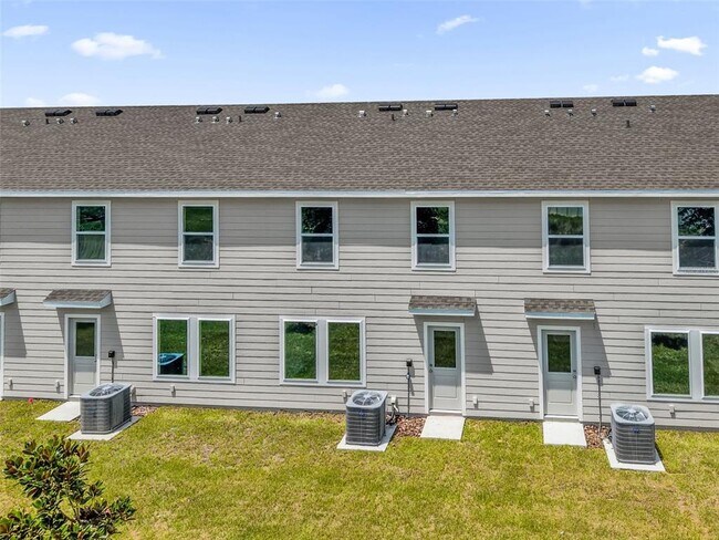Building Photo - 2424 Bevel Ln