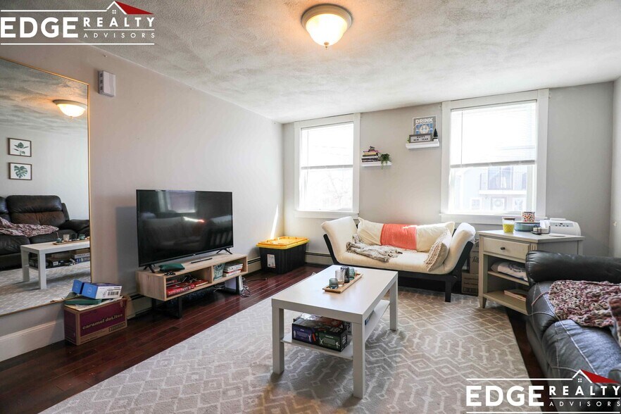 Building Photo - 3 Cottage St