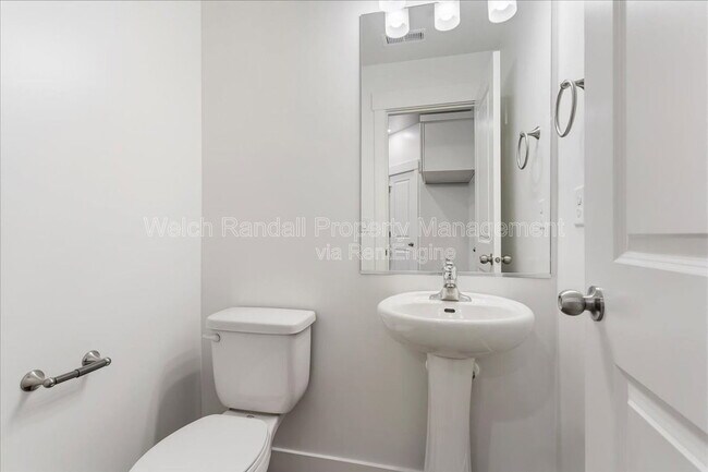 Building Photo - 1041 N 200 W