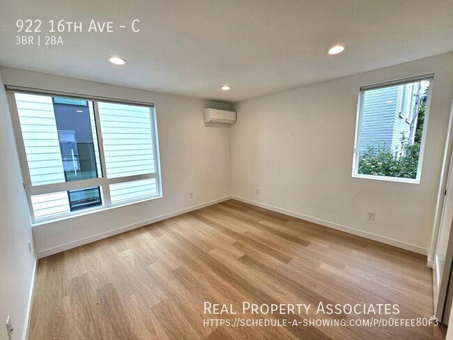 Building Photo - 922 16th Ave