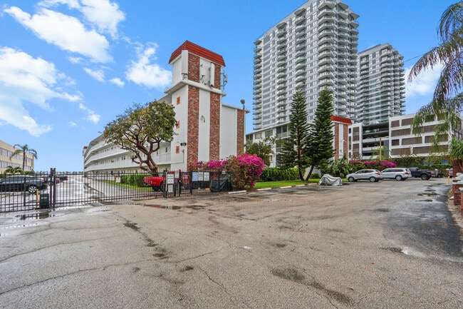 Building Photo - 4500 N Flagler Dr