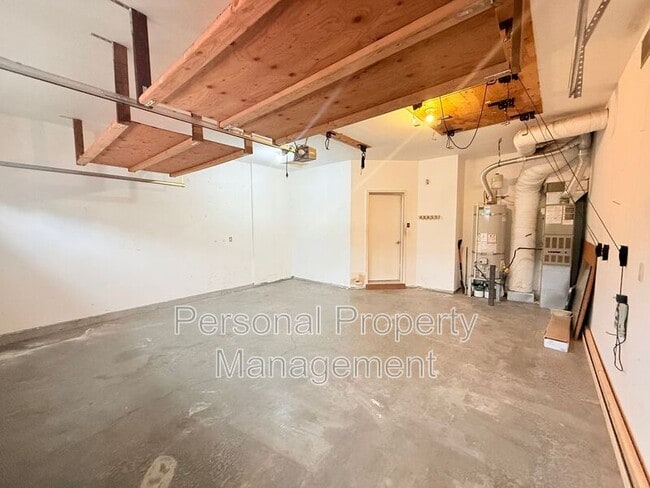 Building Photo - 5602 NE 64th Street