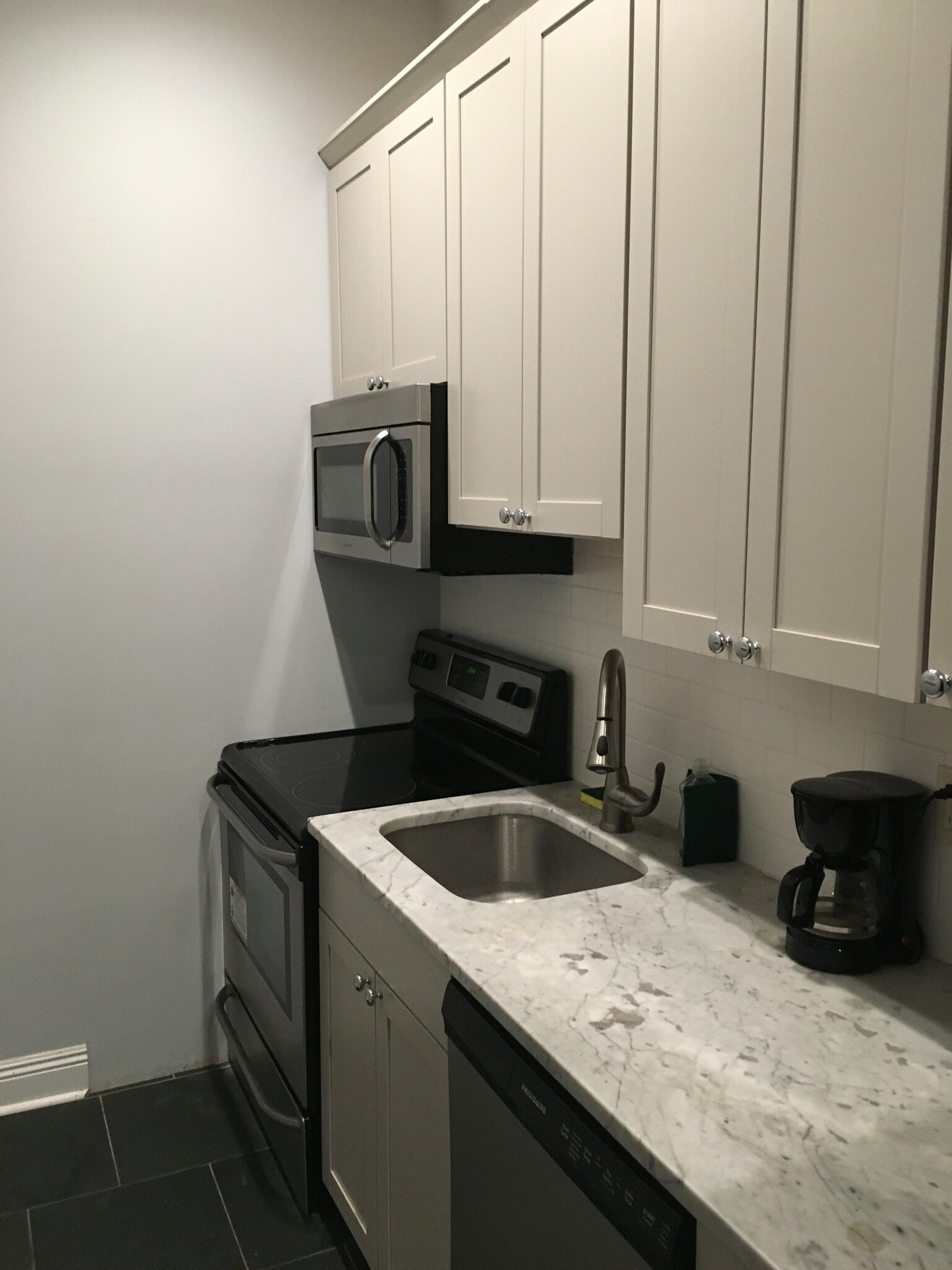 kitchen sink w/appliances - 629 Saint Peter St