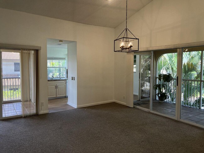 Building Photo - 6622 Via Regina