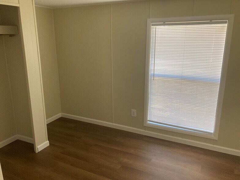 Bedroom with half bath - 5400 W Calle Cayeus