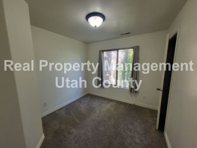 Building Photo - 518 S 2150 W