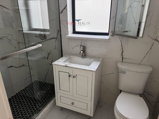 Building Photo - 19-22-22 21st Rd