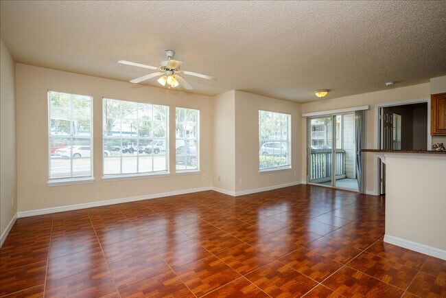 Building Photo - Ready Move to move 2 bedroom 2 bath Condo ...