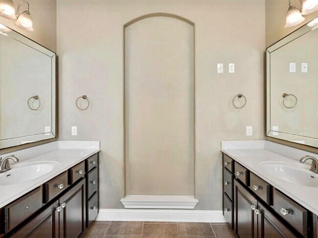 Building Photo - 5900 Lipan Apache Bend