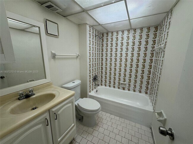 Building Photo - 8051 S Colony Cir