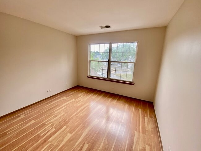 Building Photo - 399 Glen Byrn Ct