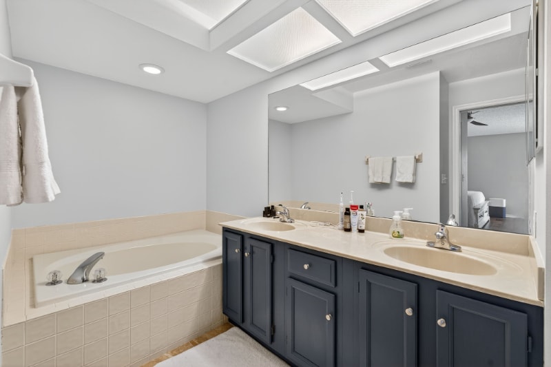 Building Photo - 3874 Darston St