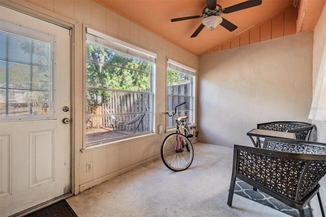 Building Photo - 14631 Lake Forest Dr