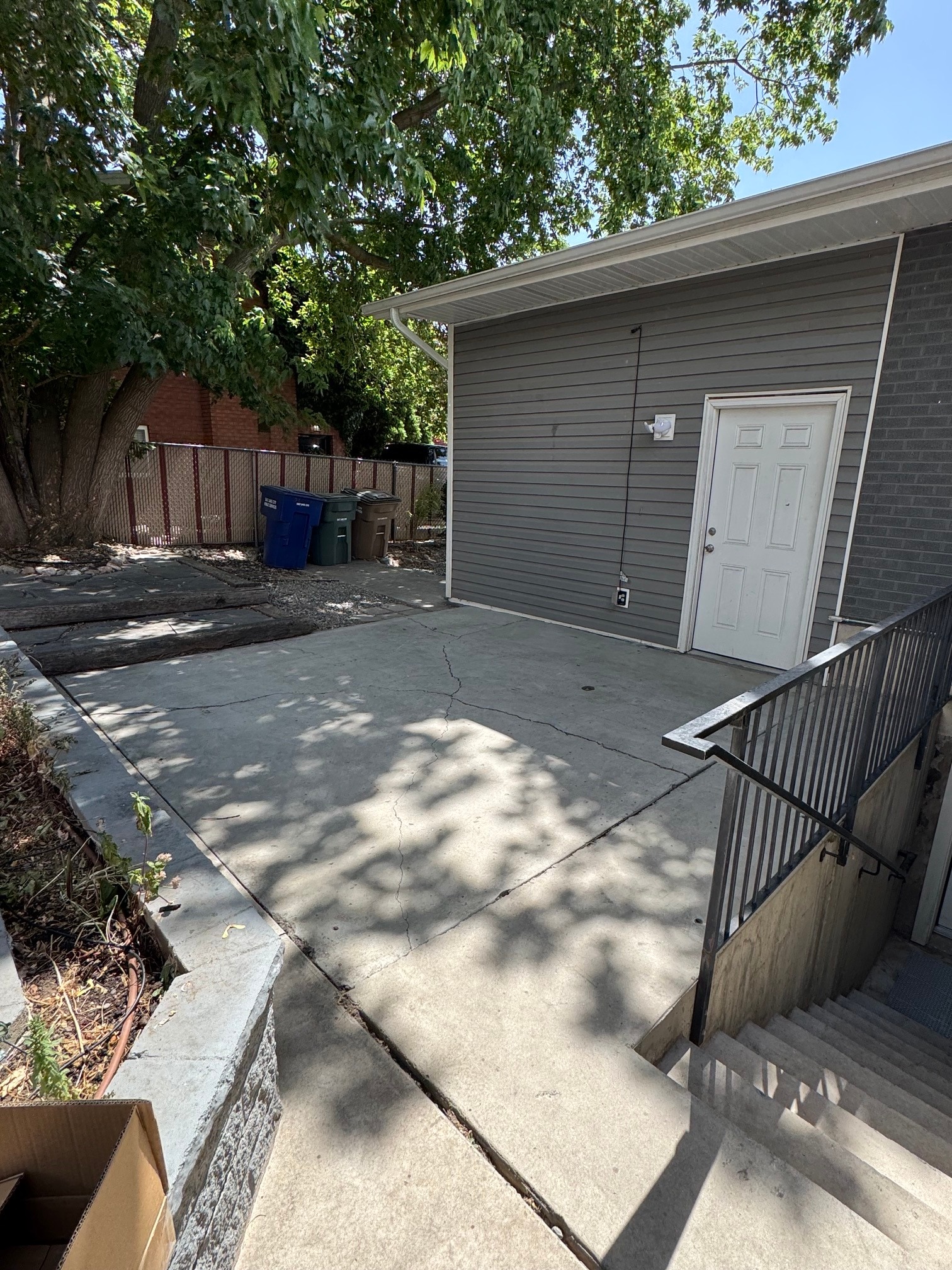 Shared Patio West - 2647 S Jasper St