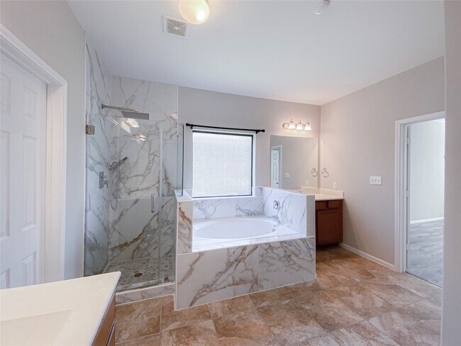 Building Photo - 6227 Carnaby Ln