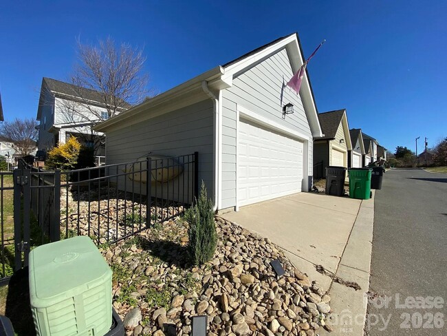 Building Photo - 2410 Woodward Ave