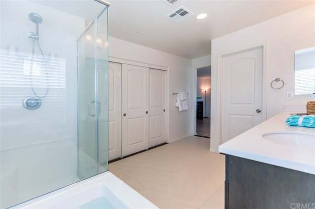 Building Photo - 4959 Camarillo Ln