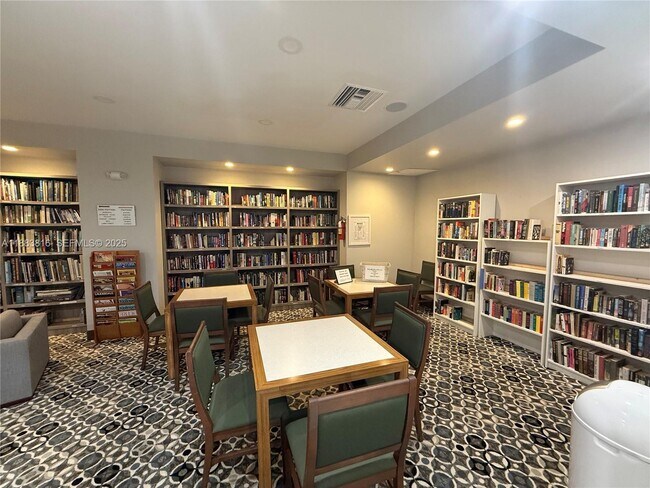 Building Photo - 2751 S Ocean Dr