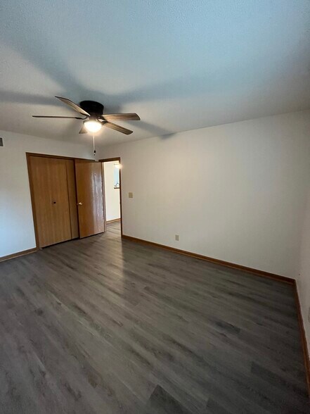 Building Photo - 5787 Nike Dr