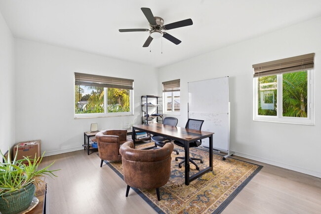 Building Photo - 950 S Shore Dr