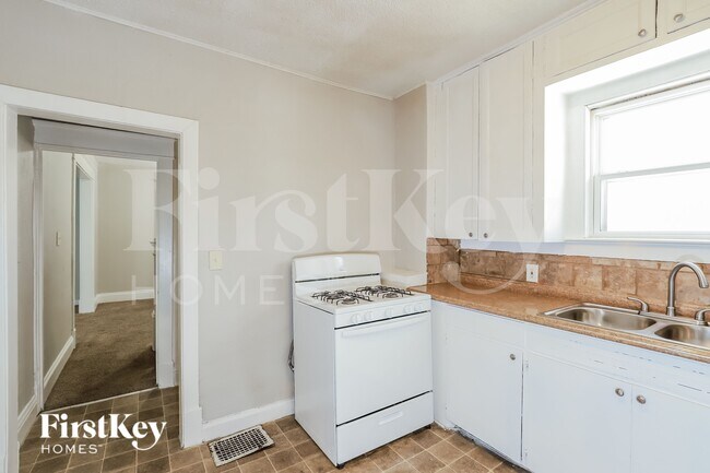 Building Photo - 1603 Elmwood Ave