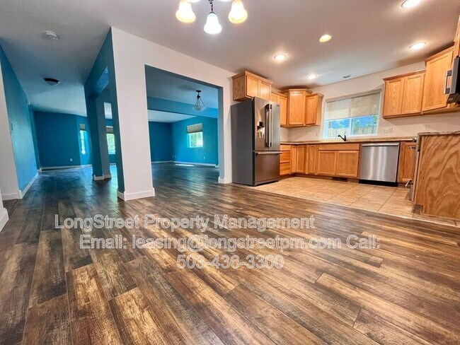 Building Photo - 4833 NE 18th Ave