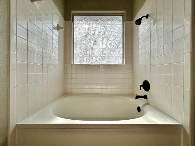 Building Photo - Beautiful 3BR, 2.5BA Two-Story Home with Laundry Room & 2-Car Garage