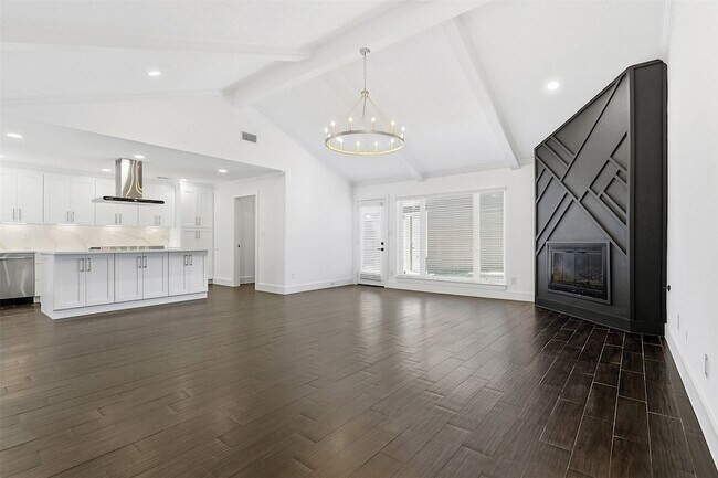 Building Photo - 2410 Del Norte St