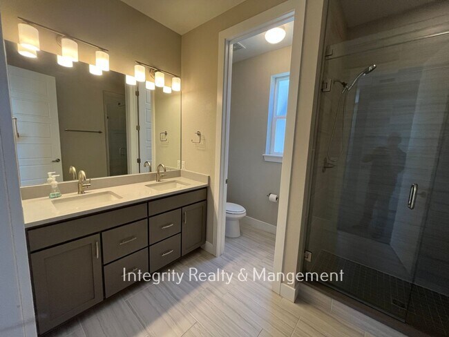 Building Photo - 2457 Majorca Dr