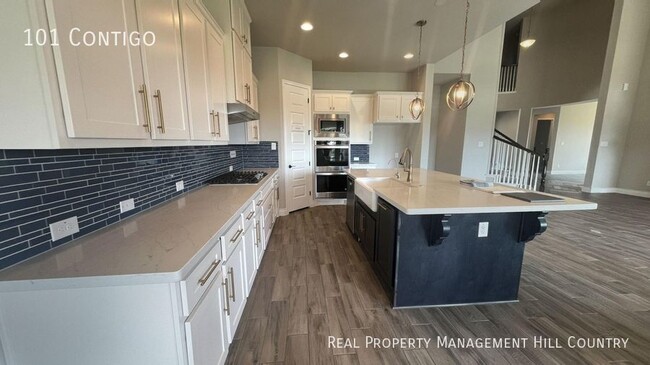 Building Photo - 101 Contigo-