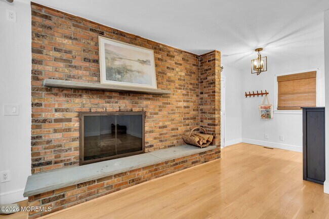 Building Photo - 38 Brinckerhoff Ave