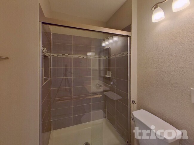 Building Photo - 4021 Chinaberry Dr
