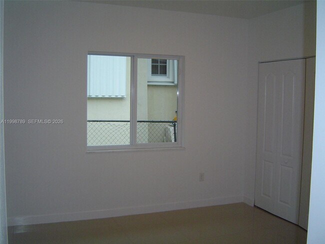 Building Photo - 1153 SW 13th St