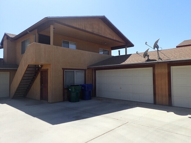 Primary Photo - 1013 W Perdew Ave